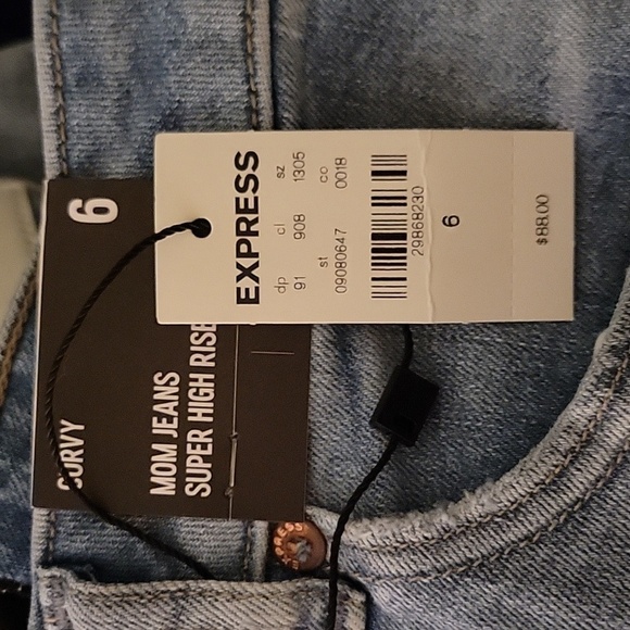 NWT Express Size 6 Curvy Super High Waisted Ripped Mom Jeans - Picture 8 of 12